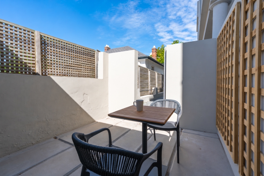 To Let 1 Bedroom Property for Rent in Green Point Western Cape